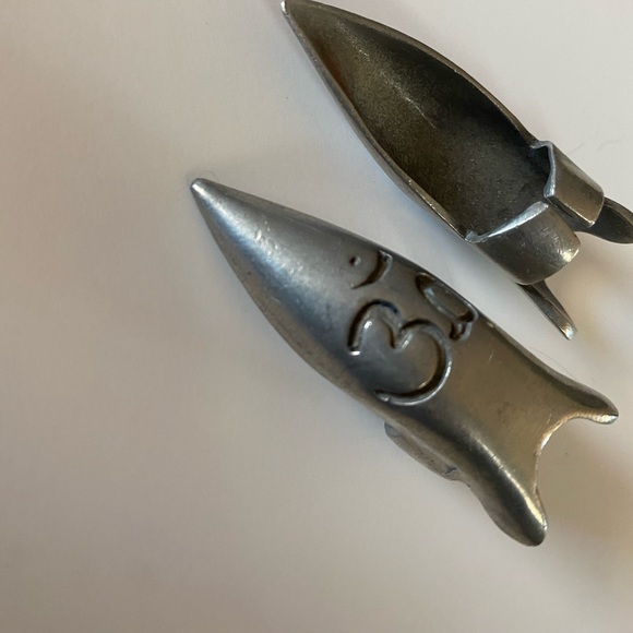 OM PINKY RING - Picture 6 of 6